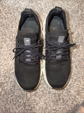 On Running Women’s Black Knit Lace-Up Athletic Shoes